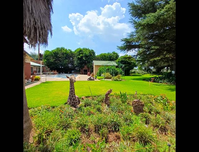 21,414M² SMALLHOLDING FOR SALE IN HOMELANDS